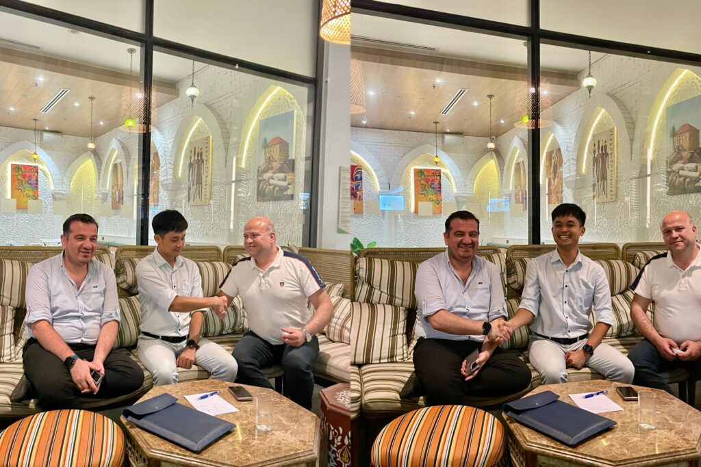 Welcoming Turkish Customers Visit Le Duong Cashew