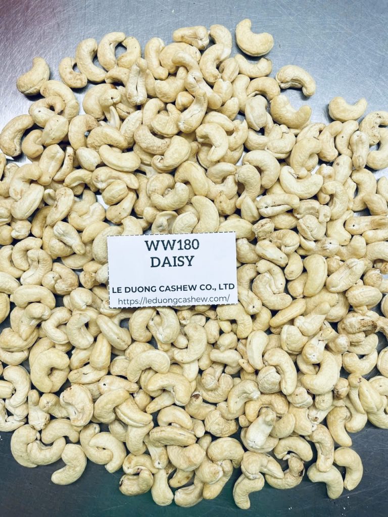 WW180 Daisy whole white cashew kernels