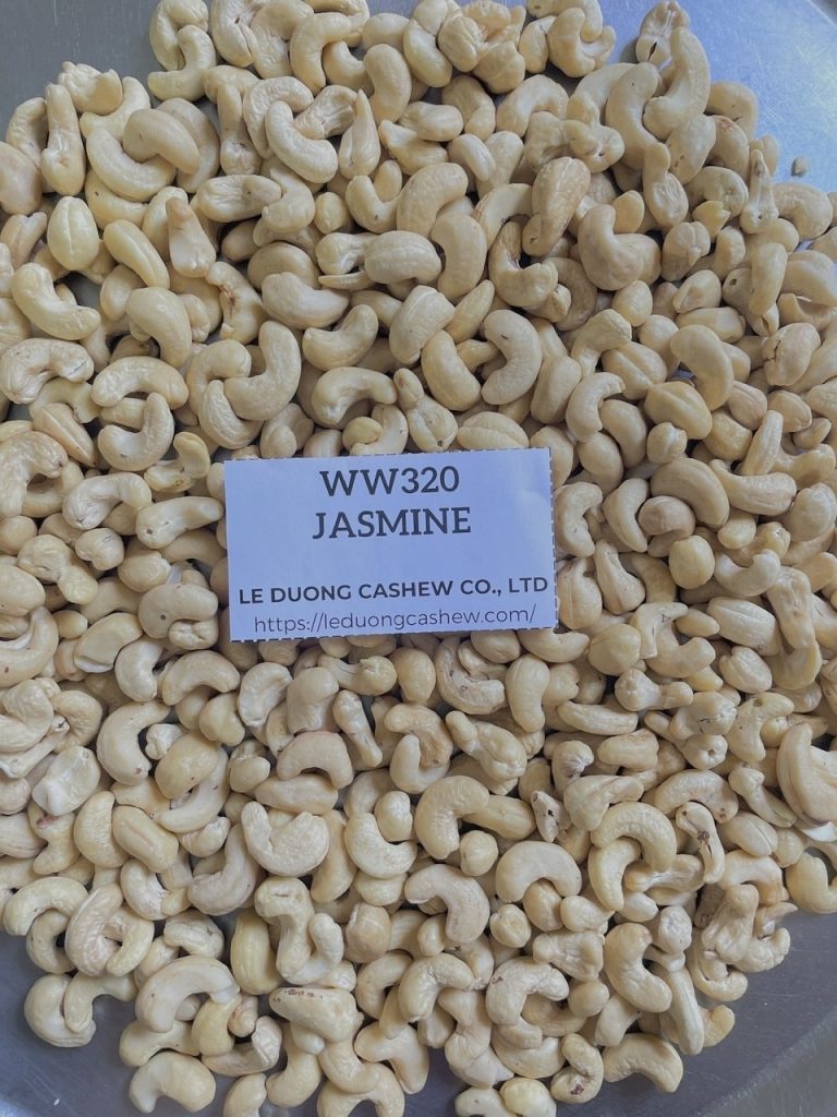 WW320 Jasmine whole white cashew kernels
