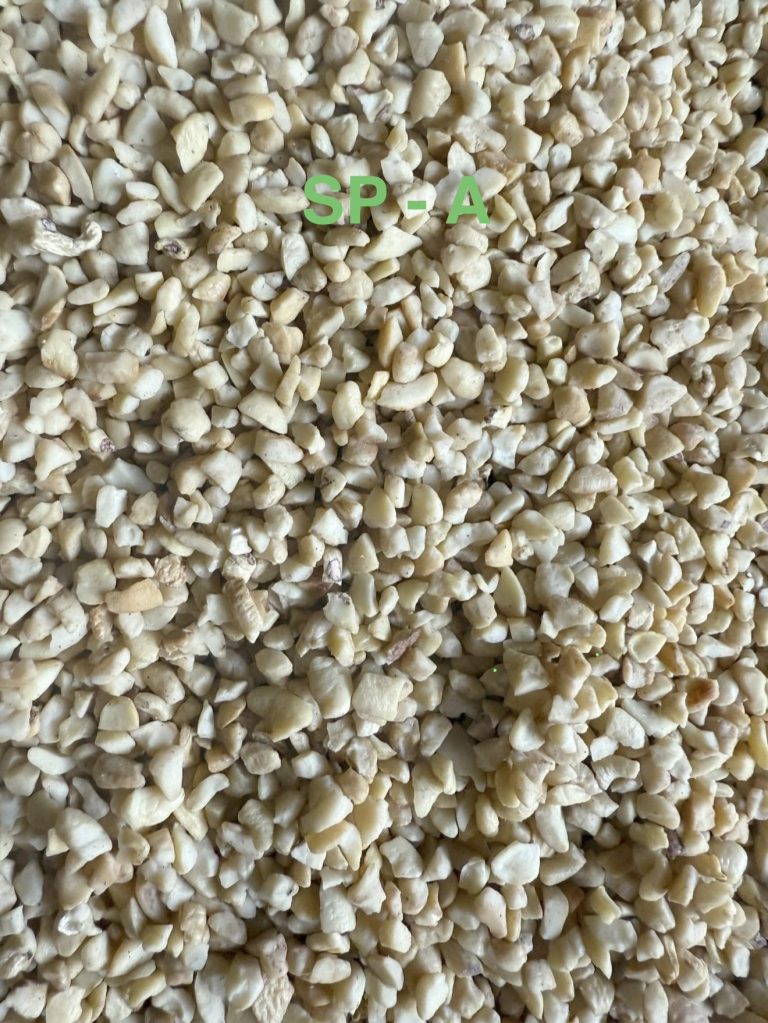 SP-A small piece cashew kernels