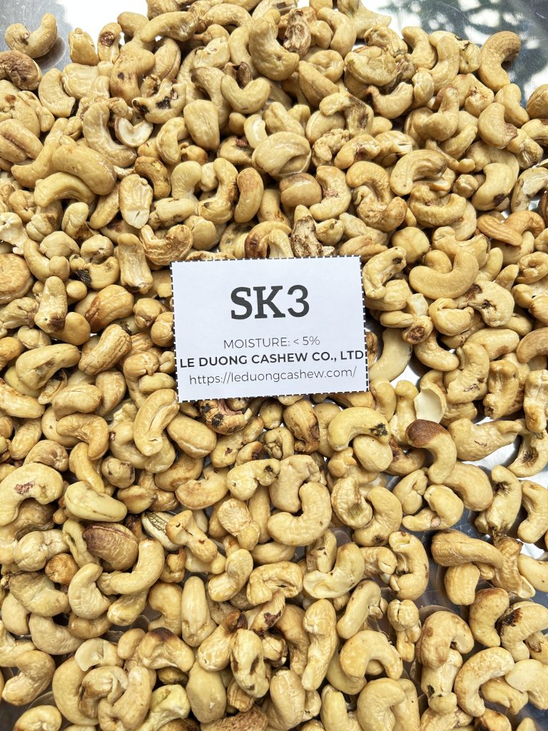 SK3 scorched cashew kernels
