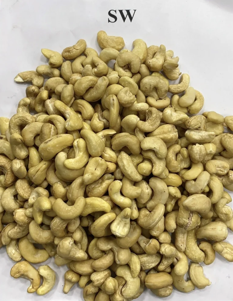 Whole Scorched cashew kernels